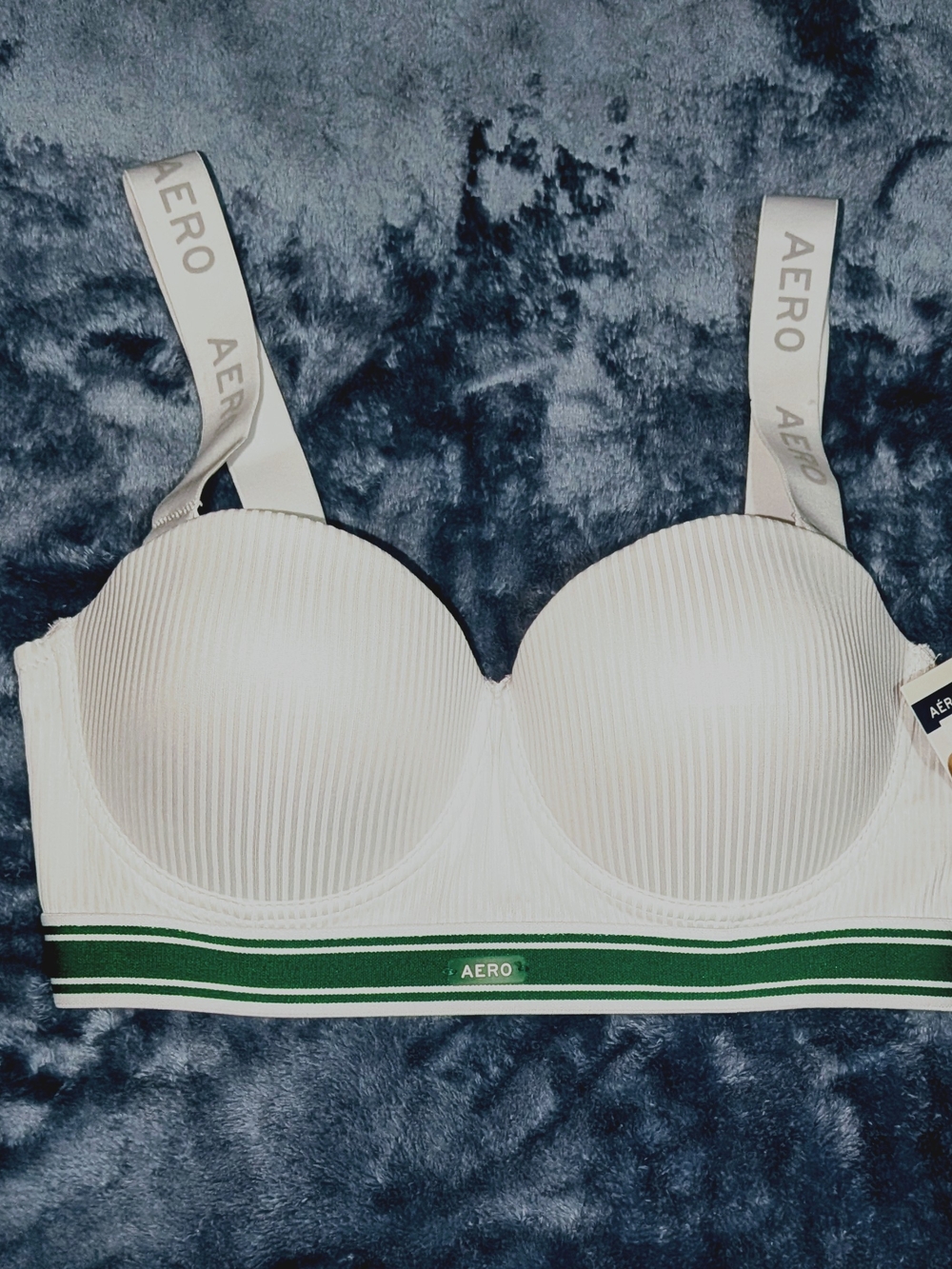 Aeropostale White Ribbed Wireless Bra With Removable Straps 36C.